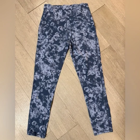 Blue Floral Print Buttery Soft Leggings Size Small - Picture 3 of 4